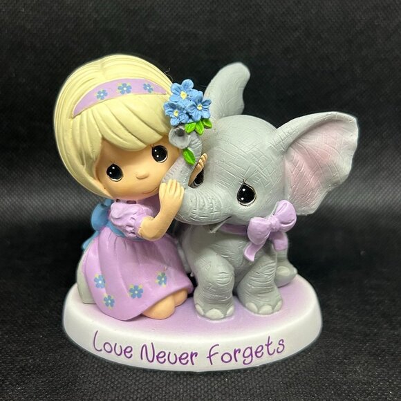 Precious Moments Hamilton Collection "Love Never Forgets" figurine - Picture 1 of 3